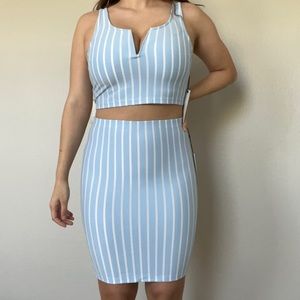 MATCHING SET SIZE LARGE BLUE SKIRT & TOP